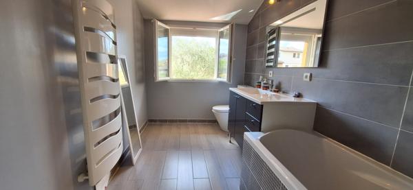 VILLA SAINT GENIES BELLEVUE - T7 - 188m2