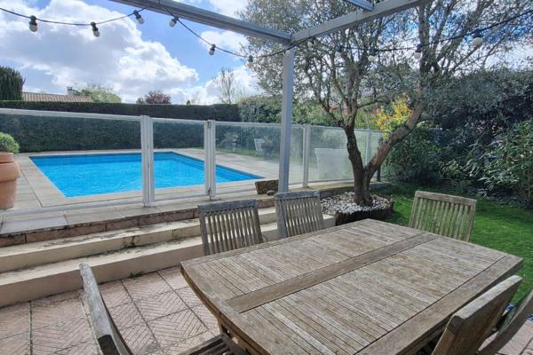 VILLA SAINT GENIES BELLEVUE - T7 - 188m2
