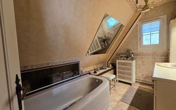 Maison à vendre    5 pièces •  Bernay