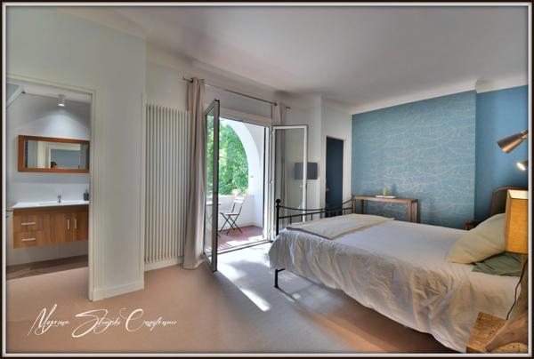 Maison de caractère à vendre 12 pièces  (40) de 355 m² au coeur du centre-ville.