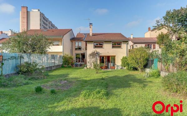 Maison à vendre    4 pièces • 104,73 m2 Villeurbanne