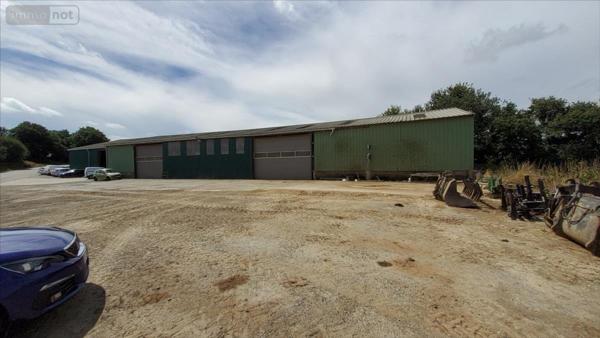 Garage - Parking à vendre à Saint-Hernin dans le Finistère (29270), ref : 29066-1061395
