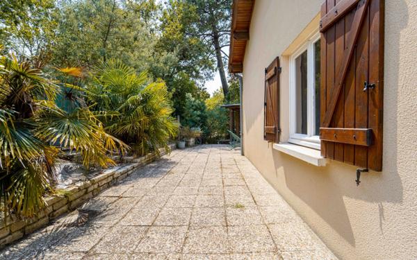 Maison à vendre    4 pièces •  Biscarrosse