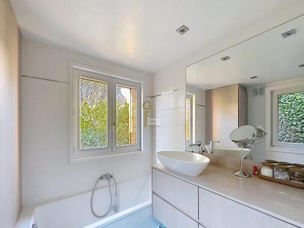 Maison mitoyenne 2 côtés Wasquehal 111 m²