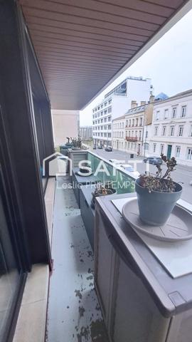 Appartement T4 avec terrasse, centre Niort