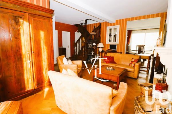 Maison traditionnelle 8 pièces de 145 m² à Clamart (92140)