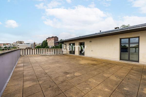 Penthouse 6 pieces - dernier etage terrasse avec vue marne