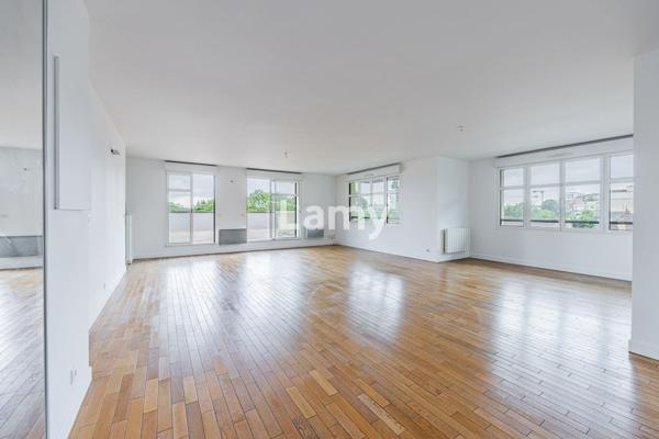 Penthouse 6 pieces - dernier etage terrasse avec vue marne