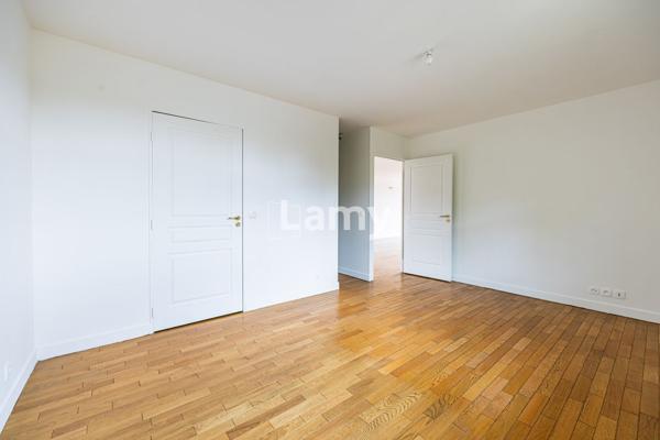 Penthouse 6 pieces - dernier etage terrasse avec vue marne