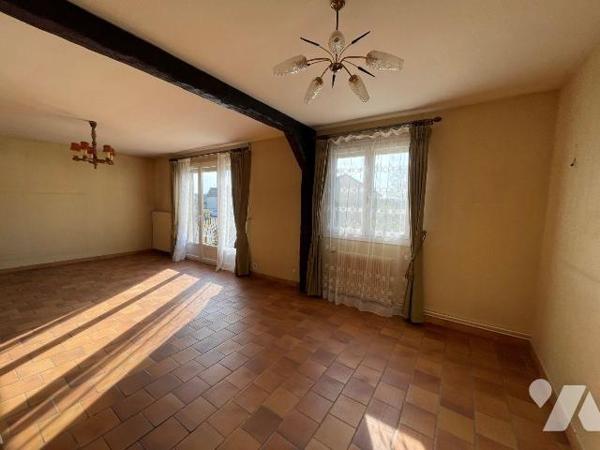Maison à vendre à Nogent-le-Rotrou (28400) en Eure-et-Loir (28) - Plateau St-Jean

Pavillon m...