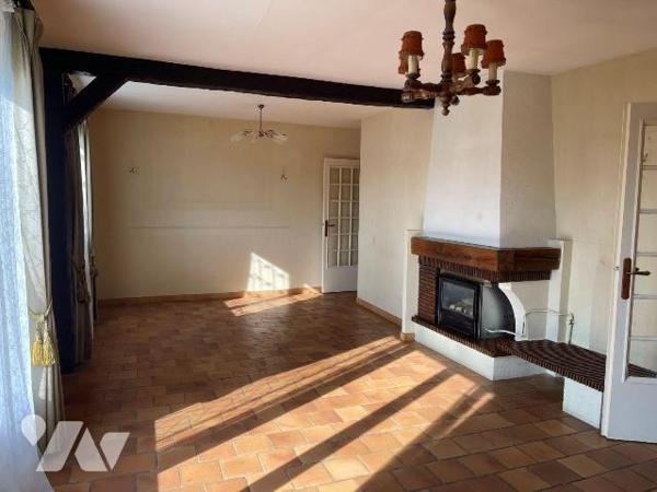 Maison à vendre à Nogent-le-Rotrou (28400) en Eure-et-Loir (28) - Plateau St-Jean

Pavillon m...