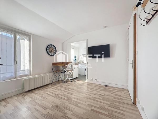 Chaville centre ville. Studio de 21 m² + cave.