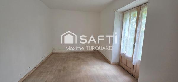 Immeuble à rénover comprenant 3 logements.