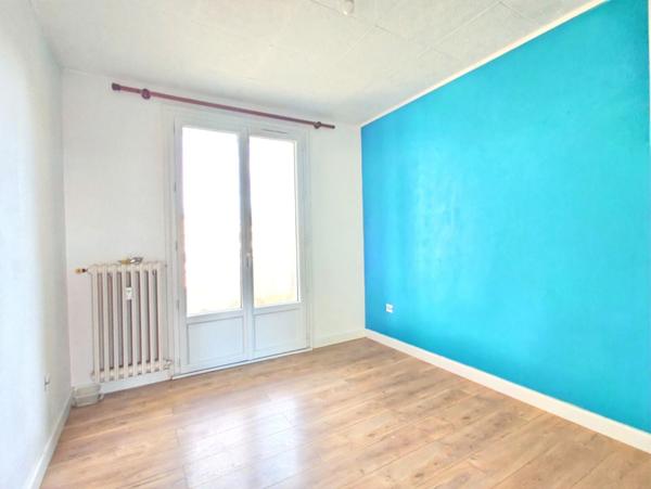 Appartement 3 pièces au 4e et dernier étage + garage à Avignon, vue dégagée et prestations rares