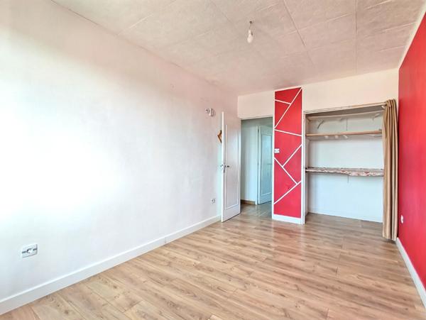 Appartement 3 pièces au 4e et dernier étage + garage à Avignon, vue dégagée et prestations rares