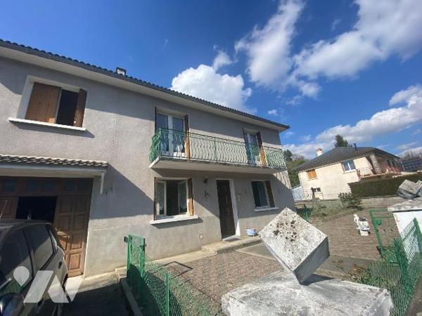 A vendre à Saint-Martin-Valmeroux (CANTAL), dans un quartier résidentiel calme et à proximité d...