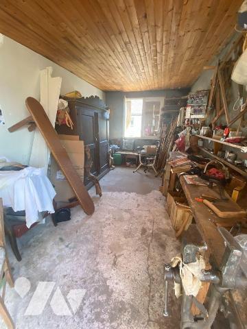 A vendre à Saint-Martin-Valmeroux (CANTAL), dans un quartier résidentiel calme et à proximité d...