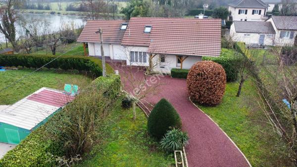 Très belle maison 4 chambres habitables de plain-pied proche du bourg de Mervans !