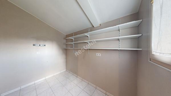 Très belle maison 4 chambres habitables de plain-pied proche du bourg de Mervans !