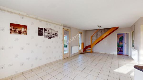 Très belle maison 4 chambres habitables de plain-pied proche du bourg de Mervans !