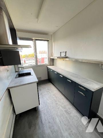 RENNES / QUARTIER BREQUIGNY / APPARTEMENT TYPE 3 

Situé au troisième étage d'une copropriété...