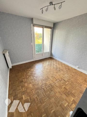 RENNES / QUARTIER BREQUIGNY / APPARTEMENT TYPE 3 

Situé au troisième étage d'une copropriété...