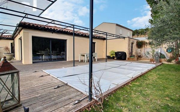 Maison à vendre    3 pièces • 129 m2 Carpentras