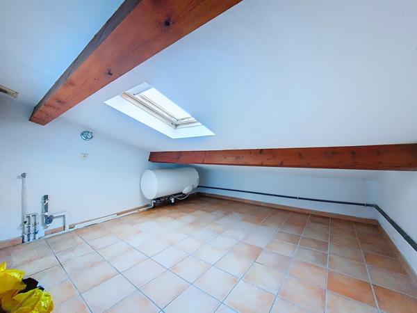 Appartement T4 avec terrasse, garage et parking