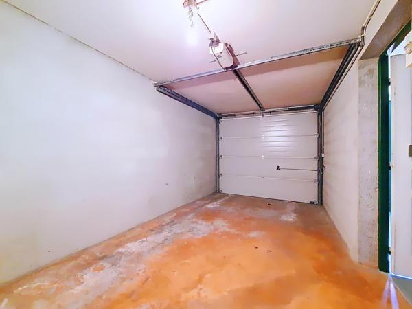 Appartement T4 avec terrasse, garage et parking