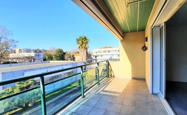Appartement T4 avec terrasse, garage et parking