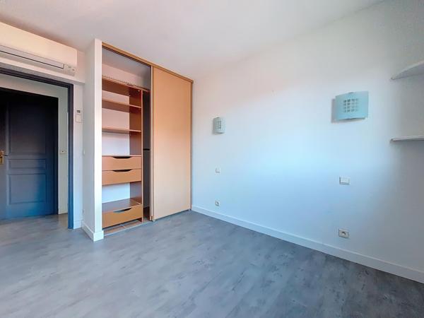 Appartement T4 avec terrasse, garage et parking