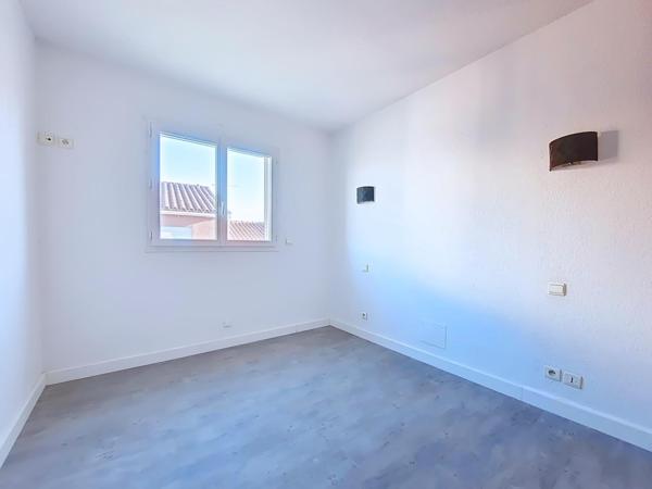 Appartement T4 avec terrasse, garage et parking