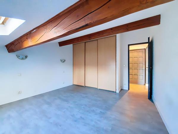 Appartement T4 avec terrasse, garage et parking