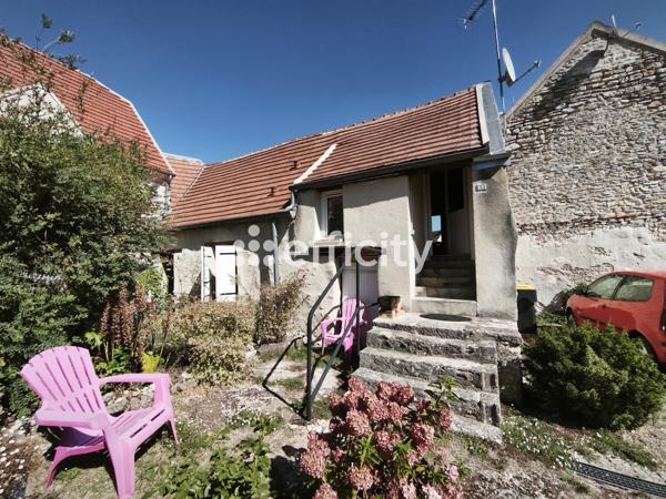 Appartement
         2 pièces
        - 44 m² 118 000 € *