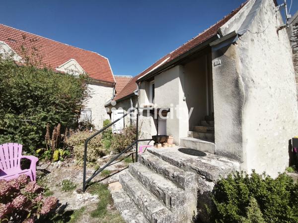 Appartement
         2 pièces
        - 44 m² 118 000 € *