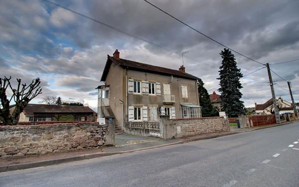 Immeuble à vendre    5 pièces •  Écuisses