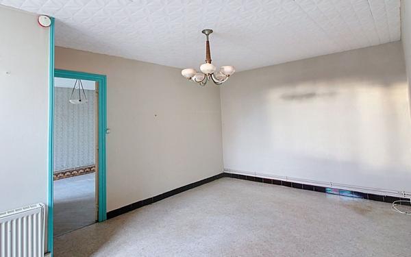 Immeuble à vendre    5 pièces •  Écuisses