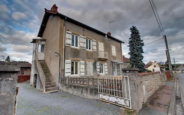 Immeuble à vendre    5 pièces •  Écuisses