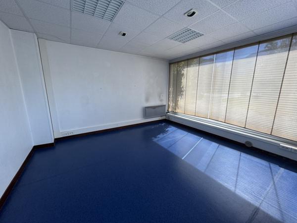 CLUSES - Bâtiment mixte avec fort potentiel   Local commerci