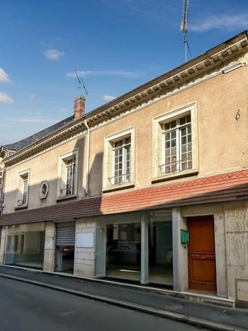 LocalCommercial + Appartement avec Patio à vendre 8 pièces SAINT CALAIS (72) Ensemble immobilier à fort potentiel