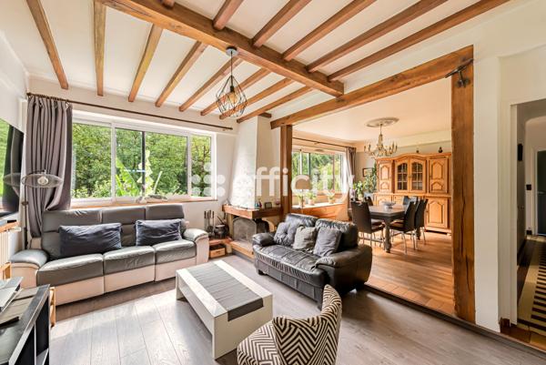 Maison
         6 pièces
        - 129 m² 379 000 € *