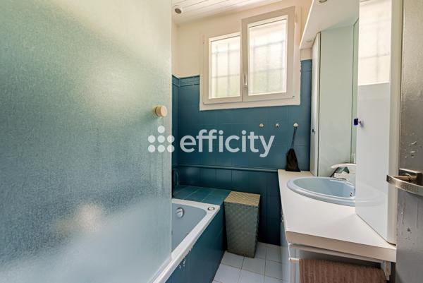 Maison
         6 pièces
        - 129 m² 379 000 € *
