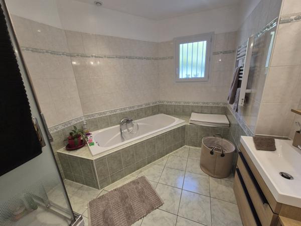 Maison 8 pièce(s) 6 chambre(s) 171 m²