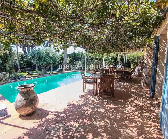 Maison à GRIMAUD, 83310 - 7 pièces 170m²