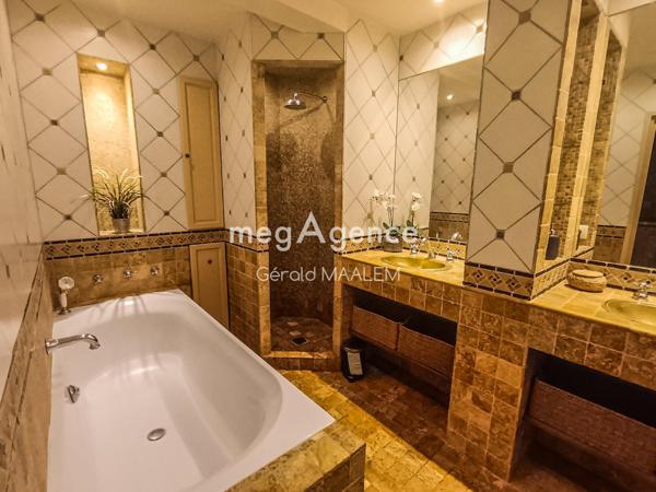 Maison à GRIMAUD, 83310 - 7 pièces 170m²