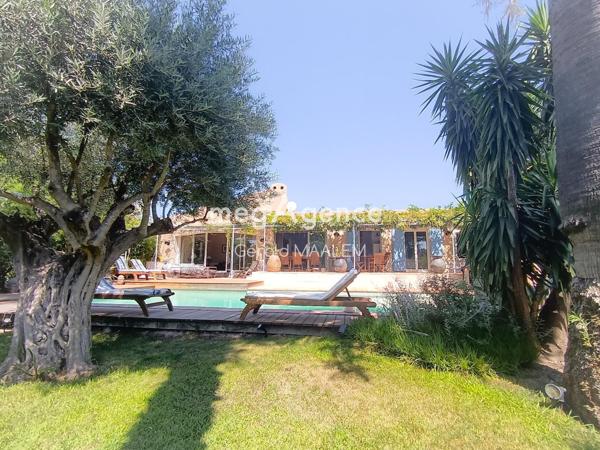 Maison à GRIMAUD, 83310 - 7 pièces 170m²