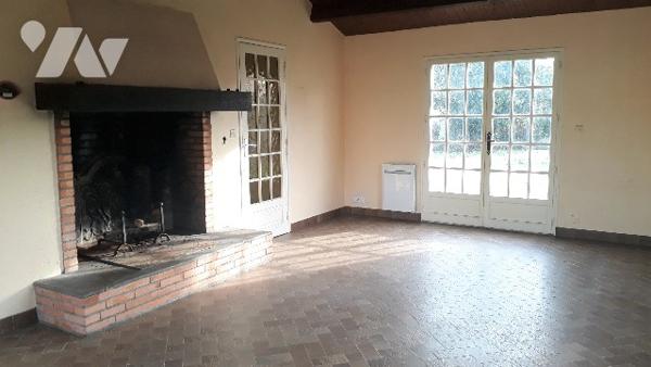 Proche du littoral, découvrez ce bien situé à LA PLAINE SUR MER offrant un fort potentiel