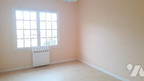 Proche du littoral, découvrez ce bien situé à LA PLAINE SUR MER offrant un fort potentiel