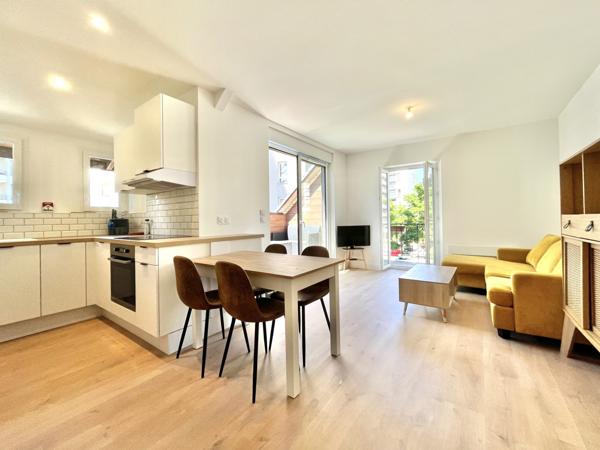 T4 DUPLEX MEUBLÉ 76 m2 - CENTRE-VILLE - TERRASSE - PARK CORPO -