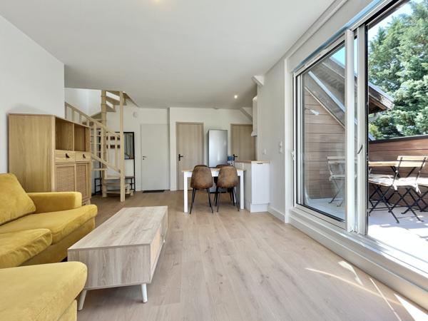 T4 DUPLEX MEUBLÉ 76 m2 - CENTRE-VILLE - TERRASSE - PARK CORPO -